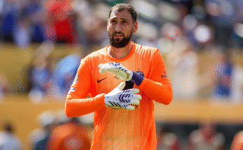 Gianluigi Donnarumma murtaa hiljaisuuden PSG: n poistumisen huhuista, kun Luis Enrique etsii "maalivahdin eri profiilia"