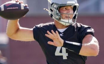 WSU Fall Camp -leirin kuudes päivä siirtyy Gesa Fieldiin, missä Zevi Eckhaus ja QBS jatkavat taistelua