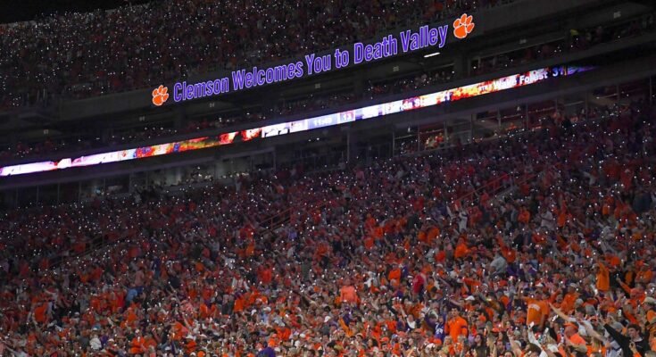 Clemson Football Lie Alabama, Texas useimmille valvontaluettelon pelaajille