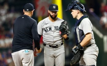 Aaron Boone de Yankees puhuu