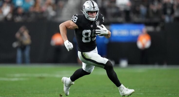 Las Vegas Raiders Pariant Selain: 5 kuumaa saantia 2025 NFL -kaudelle, mukaan lukien Ashton Jeanty, Brock Bowers