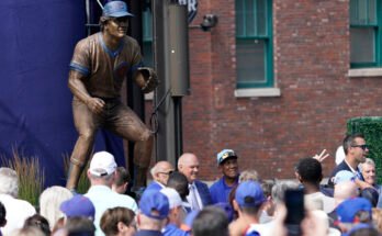 Cubs osoitti kunnioitusta Ryne Sandbergin perinnölle seremonialla Wrigley Fieldissä