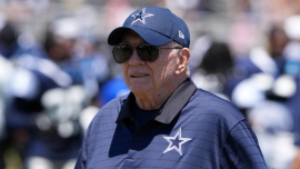 Jerry Jones of Cowboys ei ole puhunut Micah Parsonsin kanssa kaupan pyynnön jälkeen, ei ole varma, että hän pelaa viikon 1