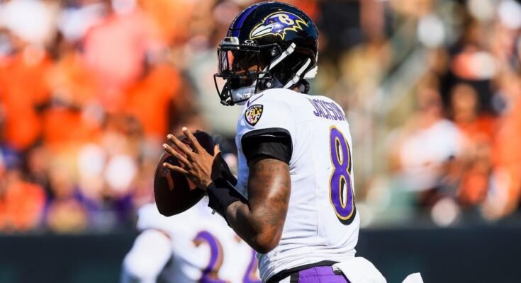 2025 Fantasy Football Rankings Paikkaus: Malli tekee NFL QB: n, WR: n, RB: n, TE: n, Kickerin, puolustuspoiminnan