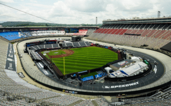 Missä katsella MLB Speedway Classic: TV Channel, Live Flow for Braves vs Reds Bristol NASCAR -stadionilla