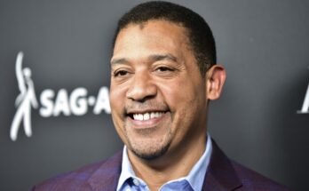 NFLPA kääntyy David Whitein, joka sijoittui toiseksi Lloyd Howellin takana, aktiivisena toimitusjohtajana